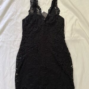 NEW W/ TAGS Elegant Black Lace Dress